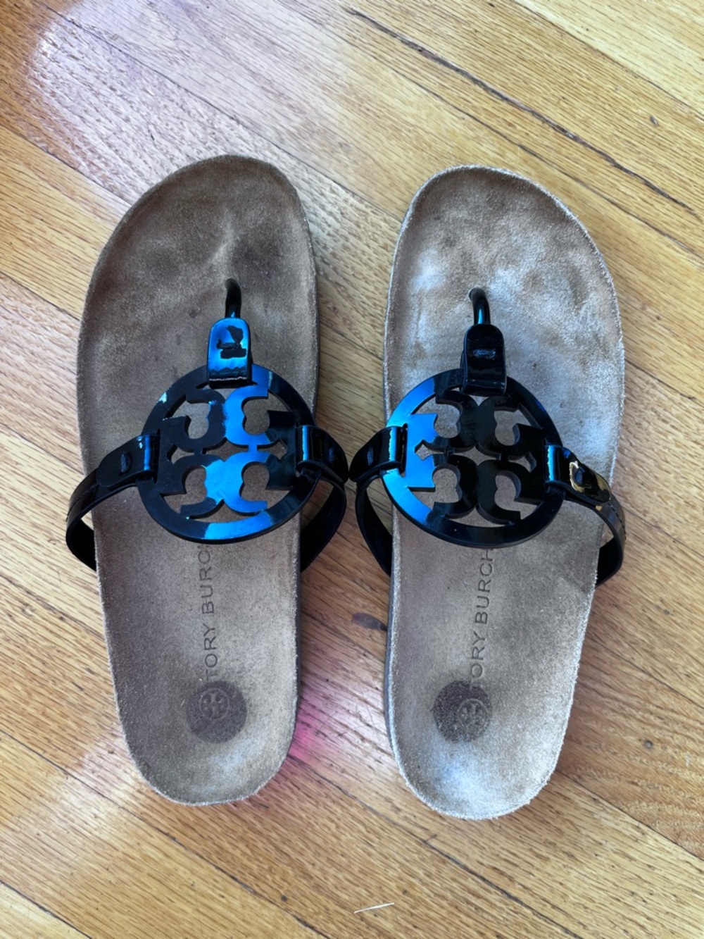 Tory Burch Miller Cloud Black Patent Logo Thong Sandals